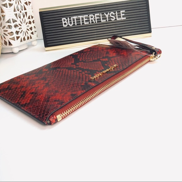 Michael Kors Jet Set LG Zip Clutch - Picture 3 of 6